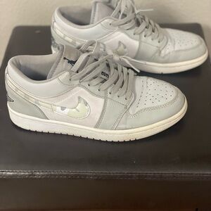 Nike Light Gray and White Low-Top Sneakers